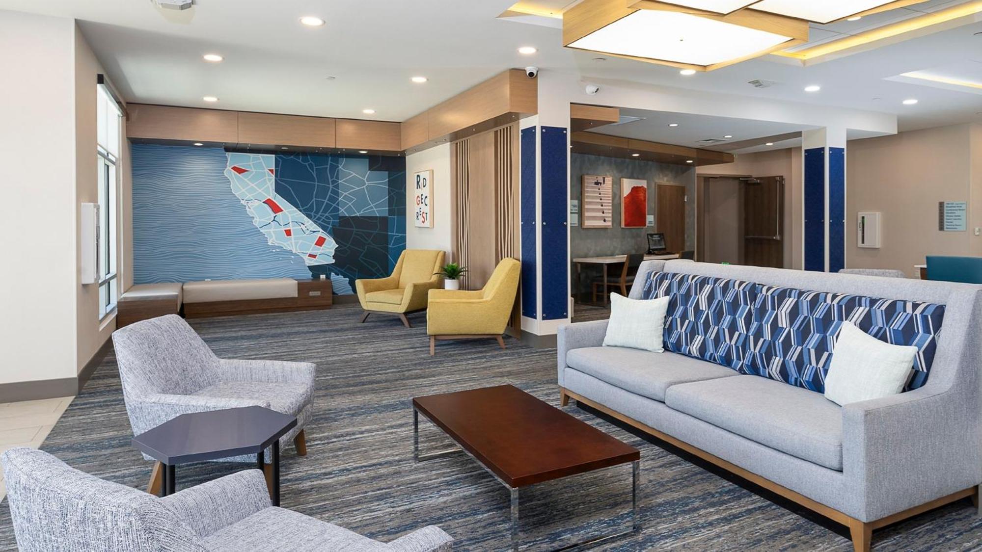 Holiday Inn Express & Suites Ridgecrest - China Lake By Ihg Exterior foto